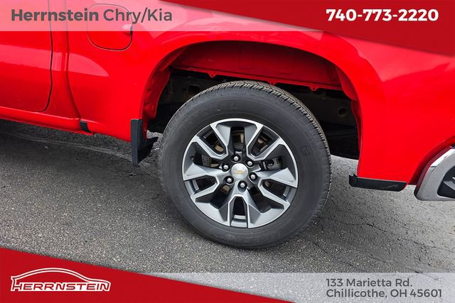 Used 2023 Chevrolet Silverado 1500 LT AWD/4WD image 25