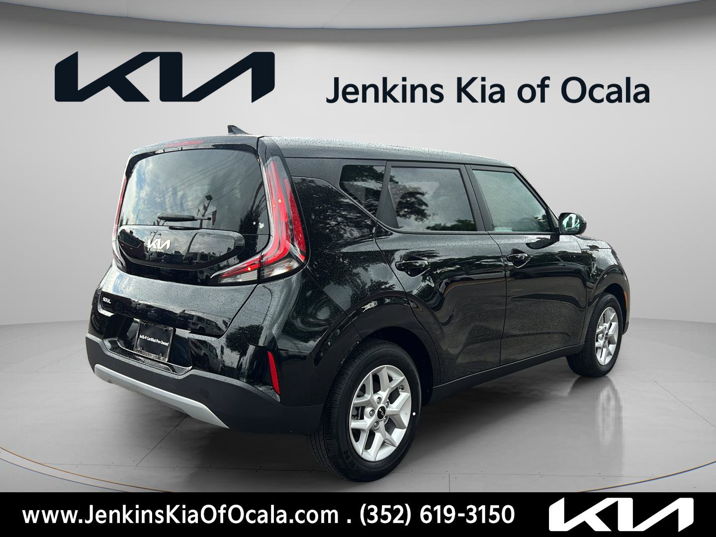 Certified 2025 Kia Soul LX w/ LX Technology Package FWD image 3