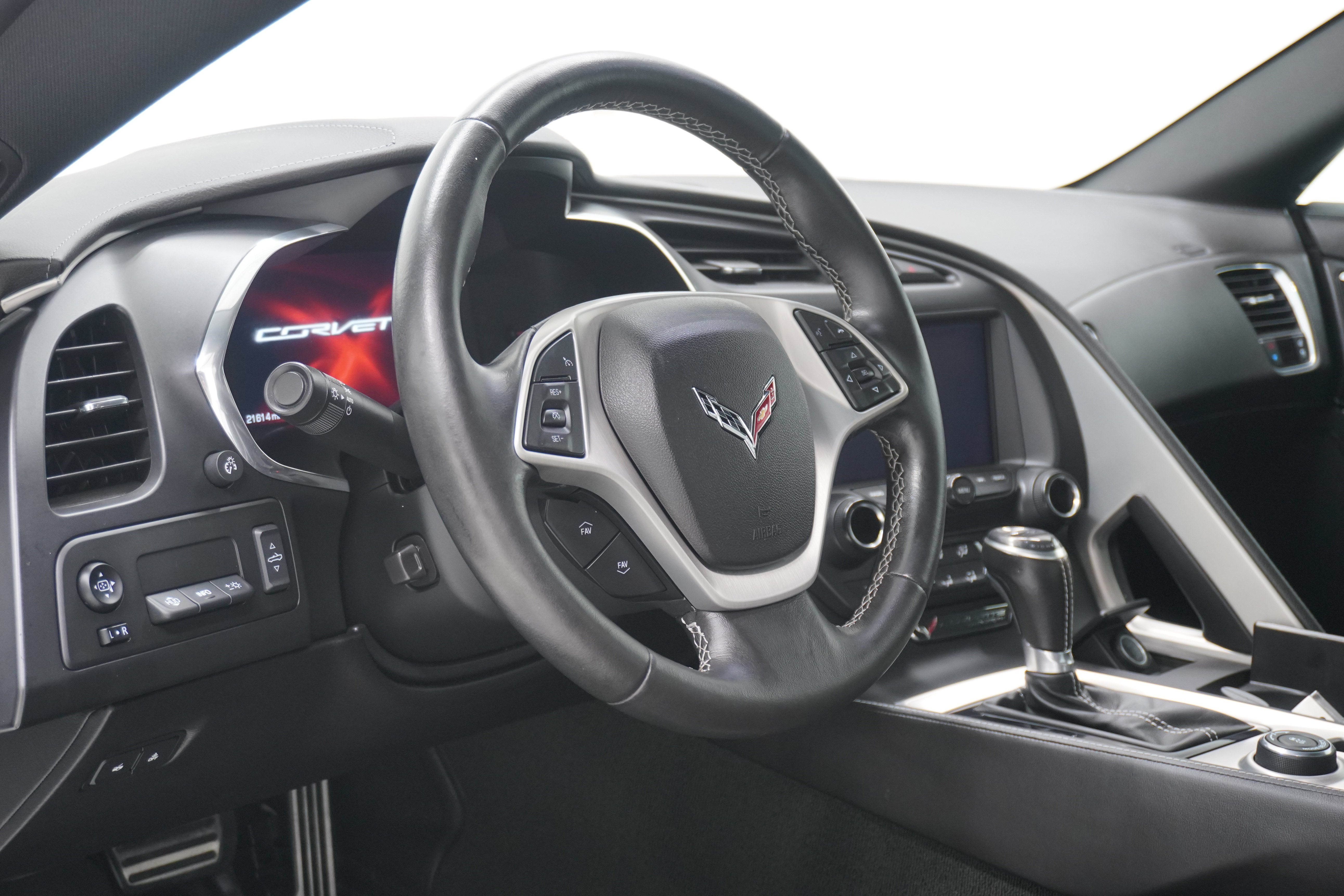 Used 2015 Chevrolet Corvette Stingray Convertible w/ 2LT Preferred Equipment Group RWD image 13
