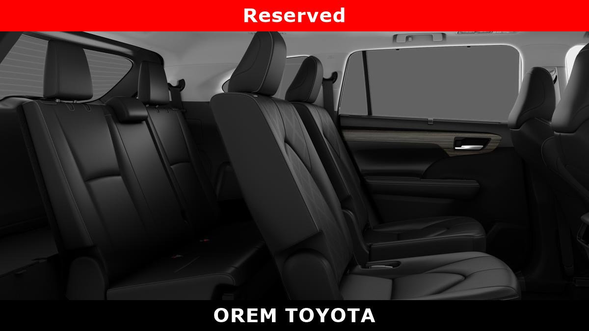 New 2026 Toyota Highlander Platinum image 21