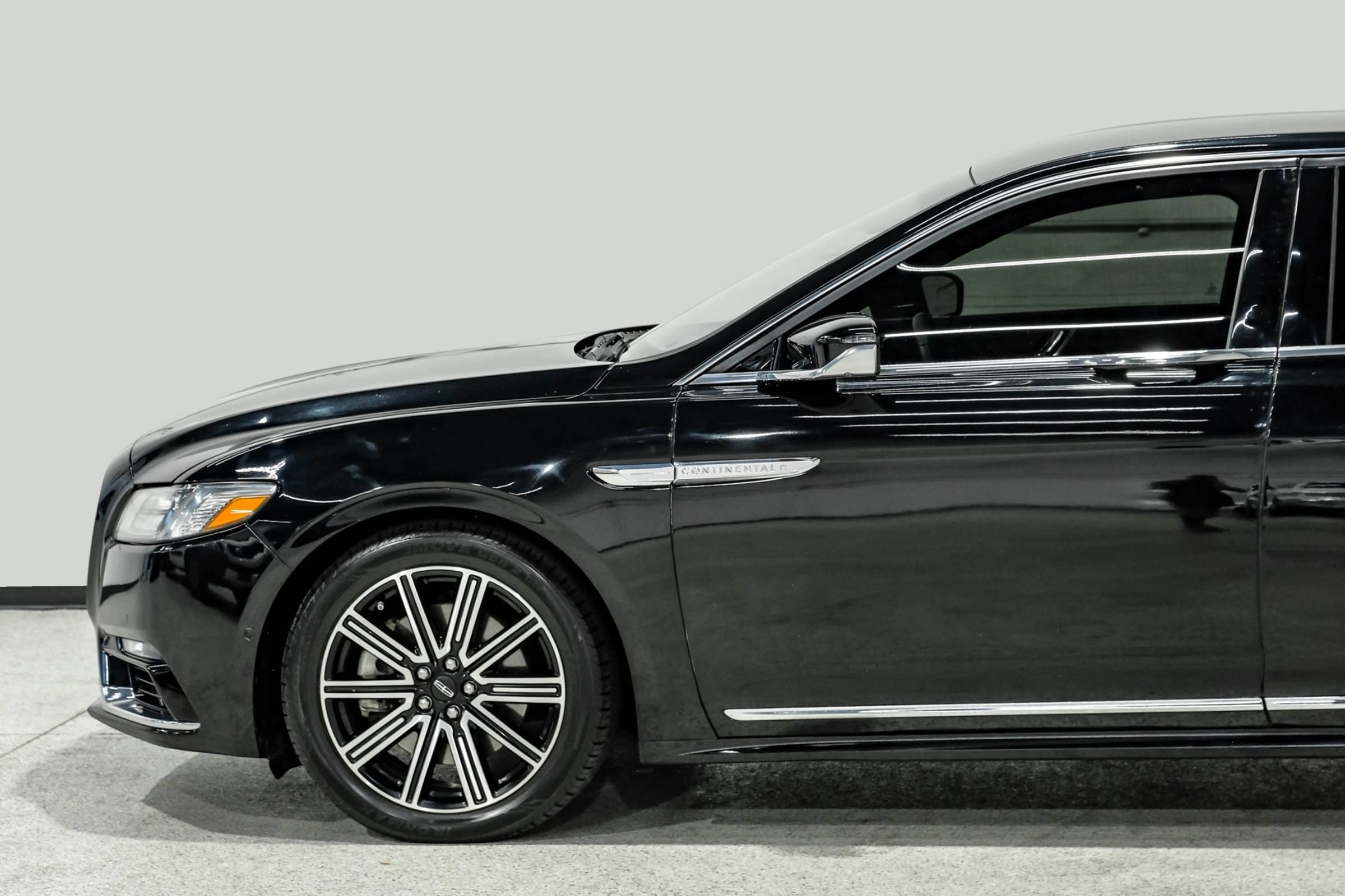 Used 2018 Lincoln Continental Reserve FWD image 10