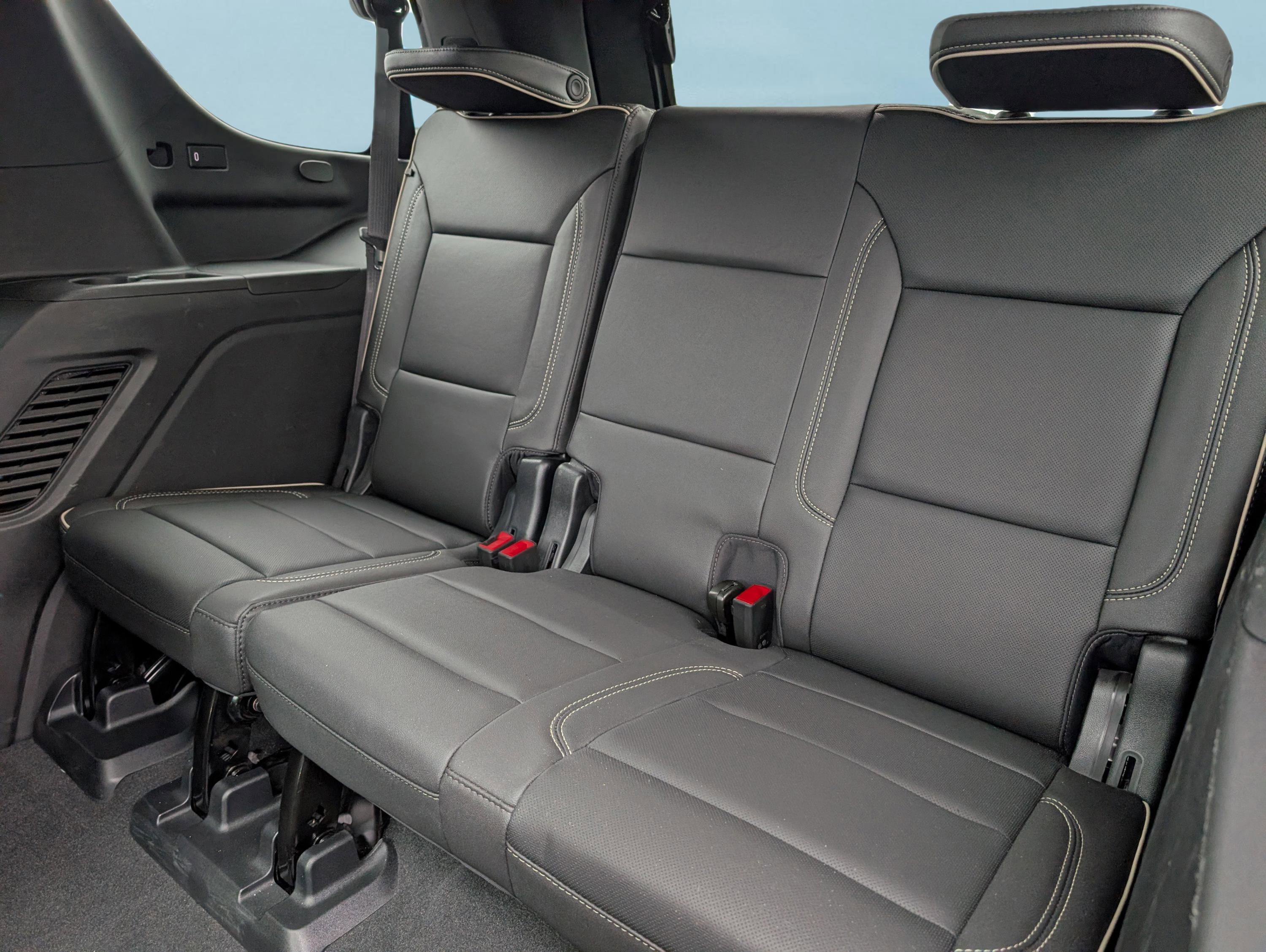 Certified 2023 GMC Yukon SLT w/ SLT Luxury Package image 14