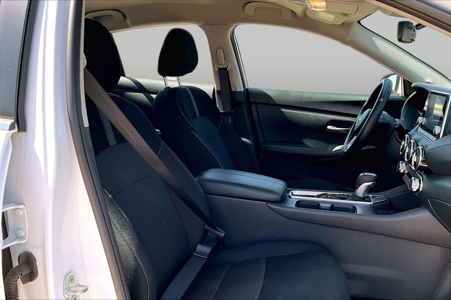 Used 2025 Nissan Sentra SV FWD image 6
