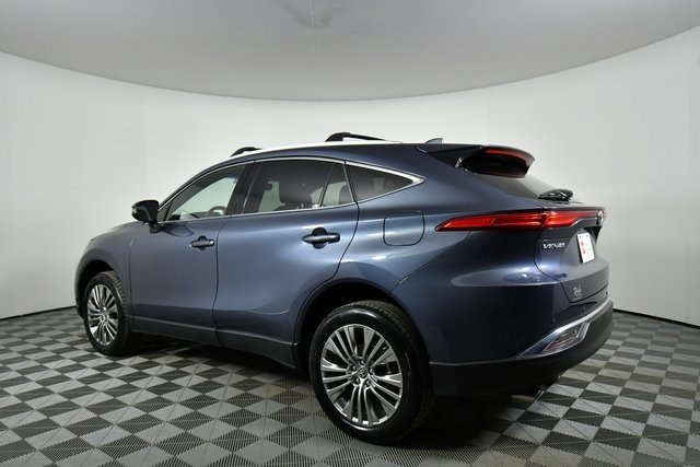Used 2023 Toyota Venza XLE image 14