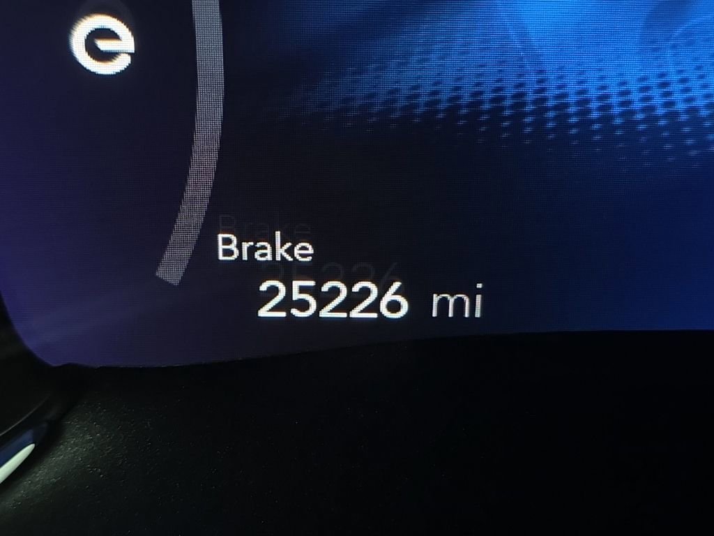 Used 2023 Chrysler Pacifica Touring-L w/ S Appearance Package image 26