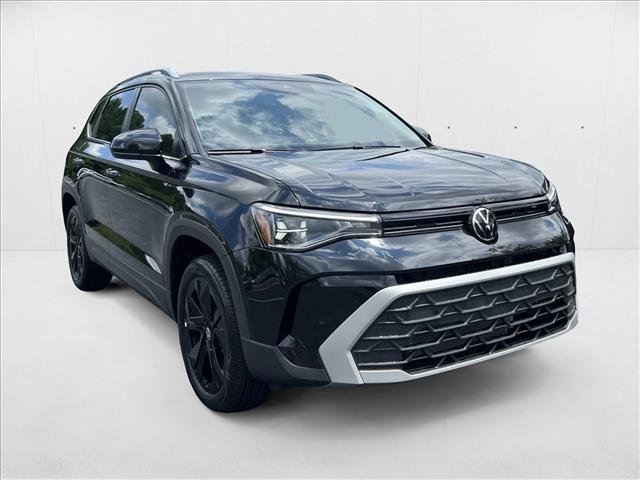 New 2025 Volkswagen Taos SE image 3