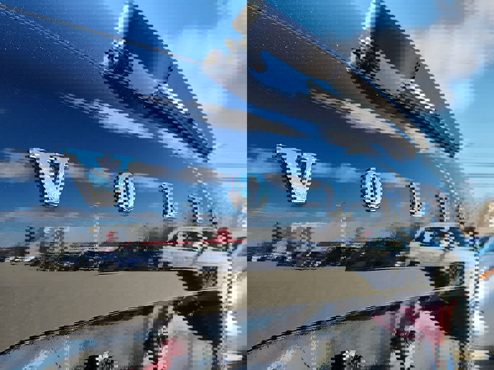 Used 2022 Volvo XC60 B5 Momentum image 30