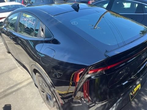 Used 2025 Toyota Prius LE FWD image 4