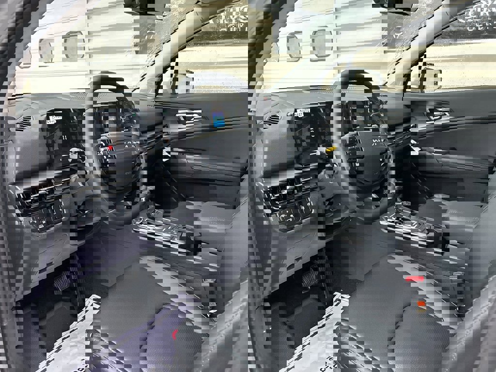 New 2026 Kia Sportage EX image 10