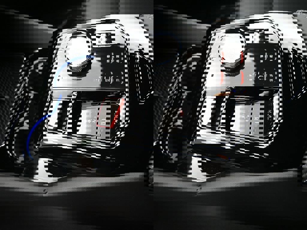 Used 2026 BMW M5 Touring image 11