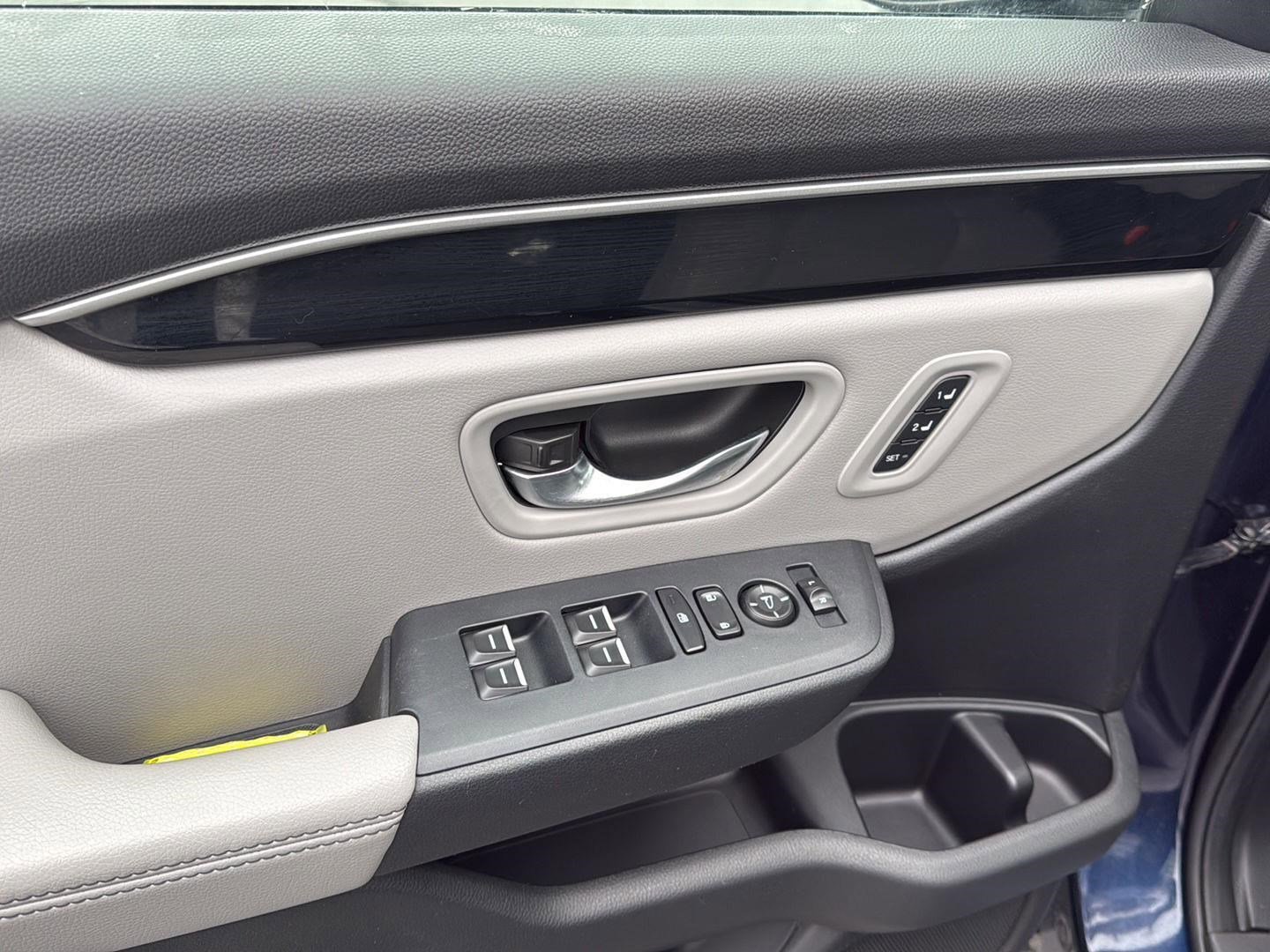 Certified 2023 Honda Pilot Touring image 17