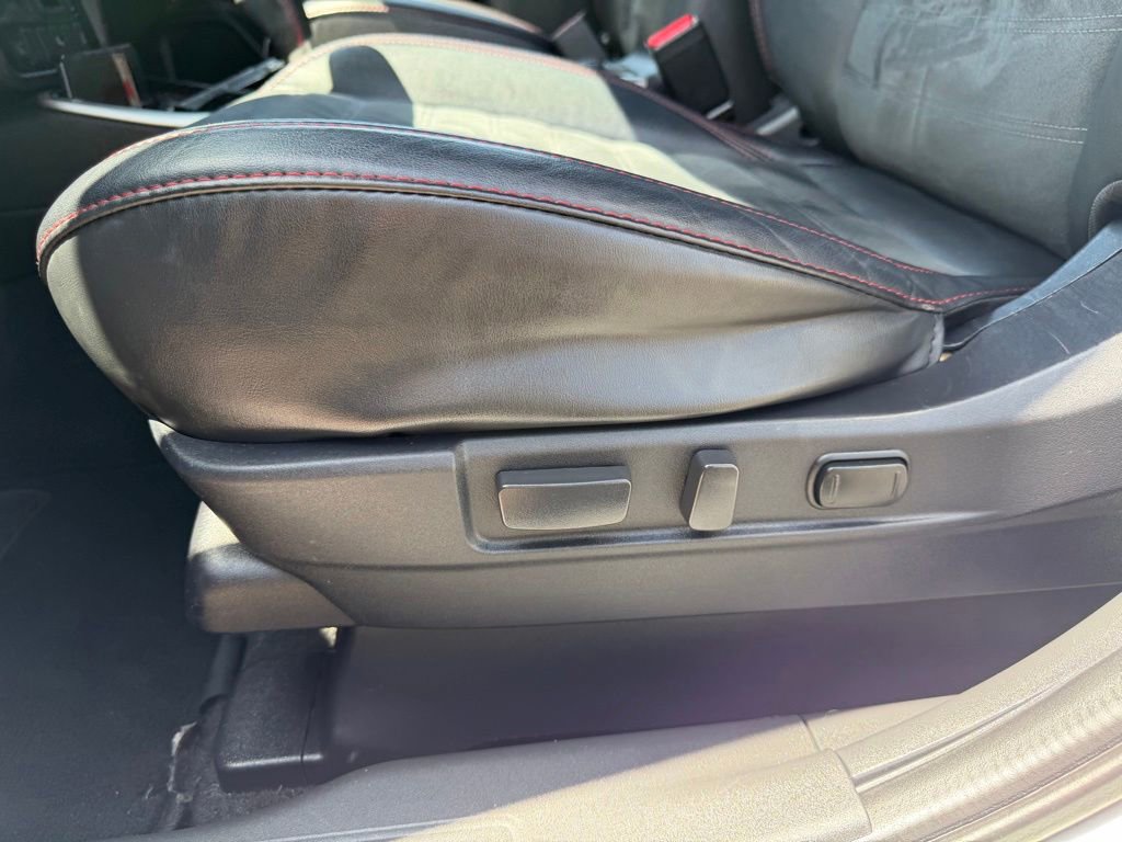 Used 2020 Mitsubishi Outlander AWD image 12