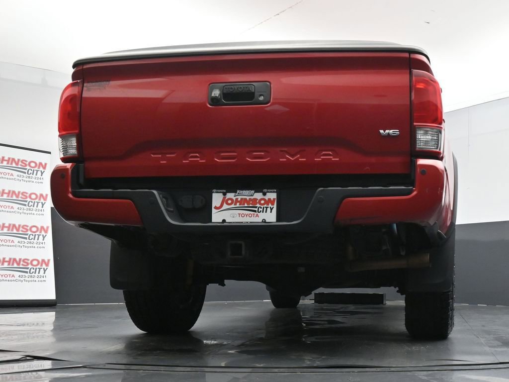 Used 2016 Toyota Tacoma TRD Off-Road w/ Premium & Technology Package image 33
