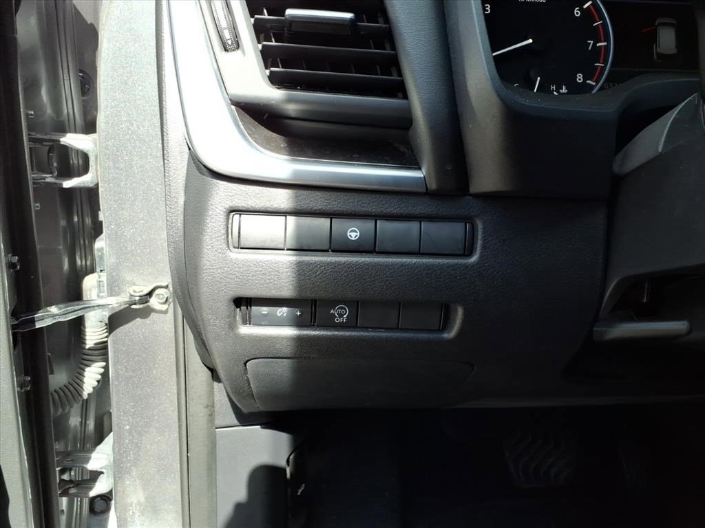 Used 2023 Nissan Rogue SV image 13