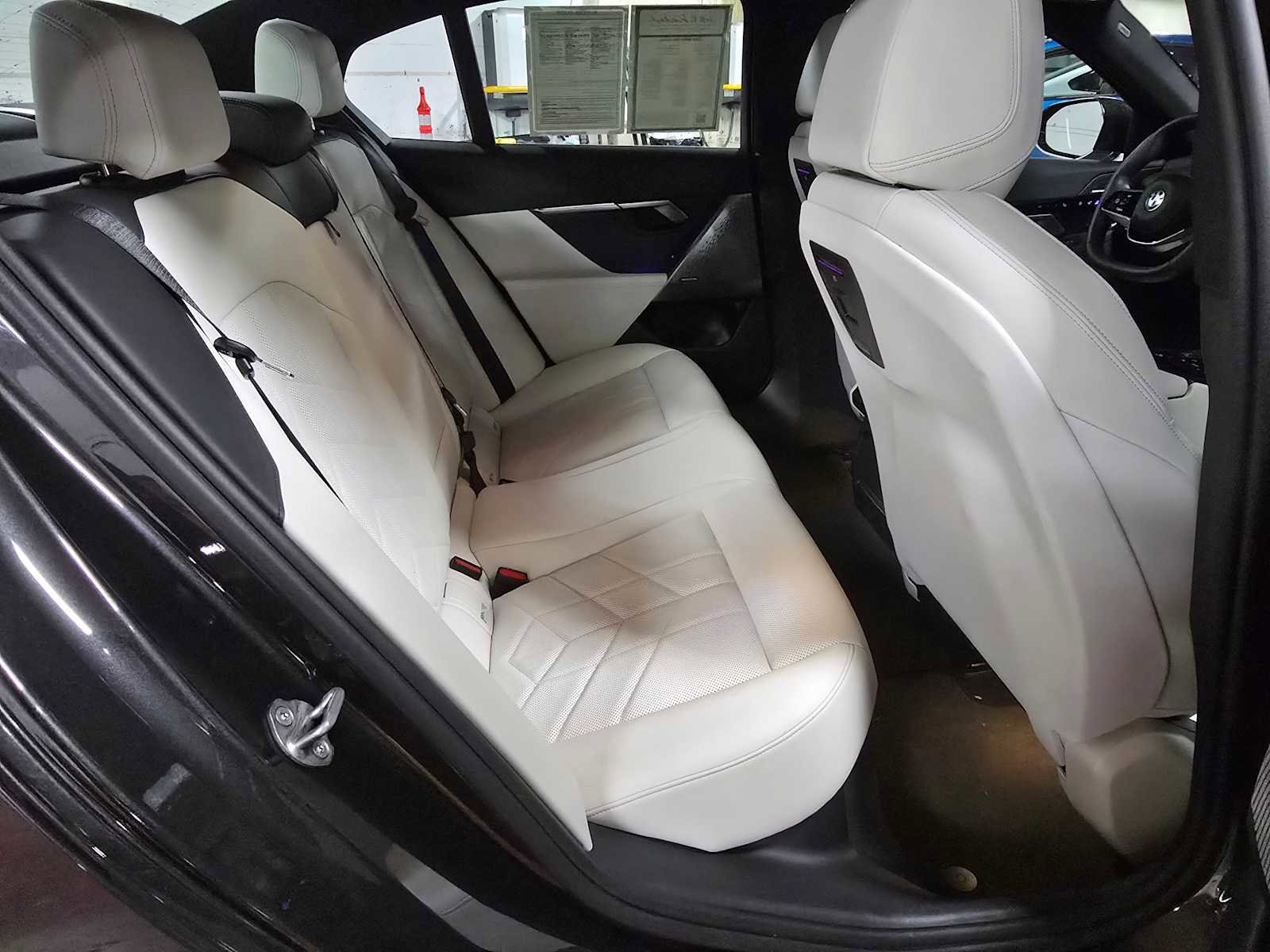 Used 2024 BMW 530i xDrive w/ Convenience Package image 29