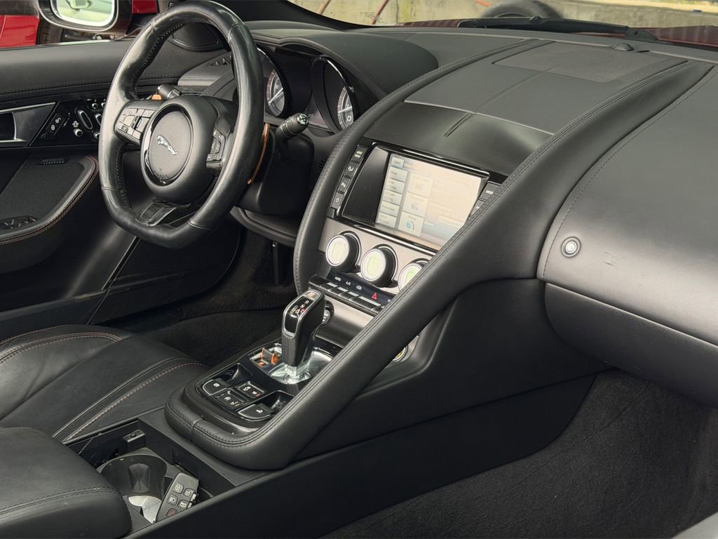 Used 2015 Jaguar F-TYPE S image 21
