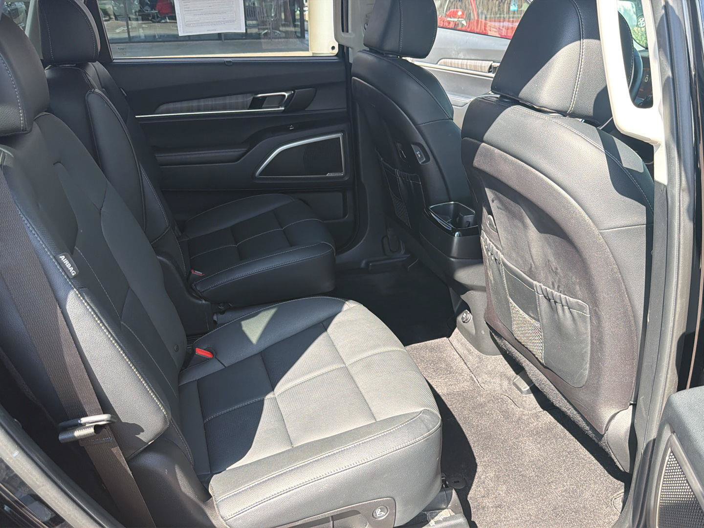 Used 2024 Kia Telluride EX w/ EX Captain's Chair Package FWD image 20