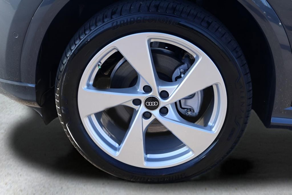 New 2025 Audi Q5 Premium Plus image 9