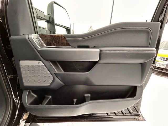 Used 2025 Ford F350 Lariat w/ Black Appearance Package image 40