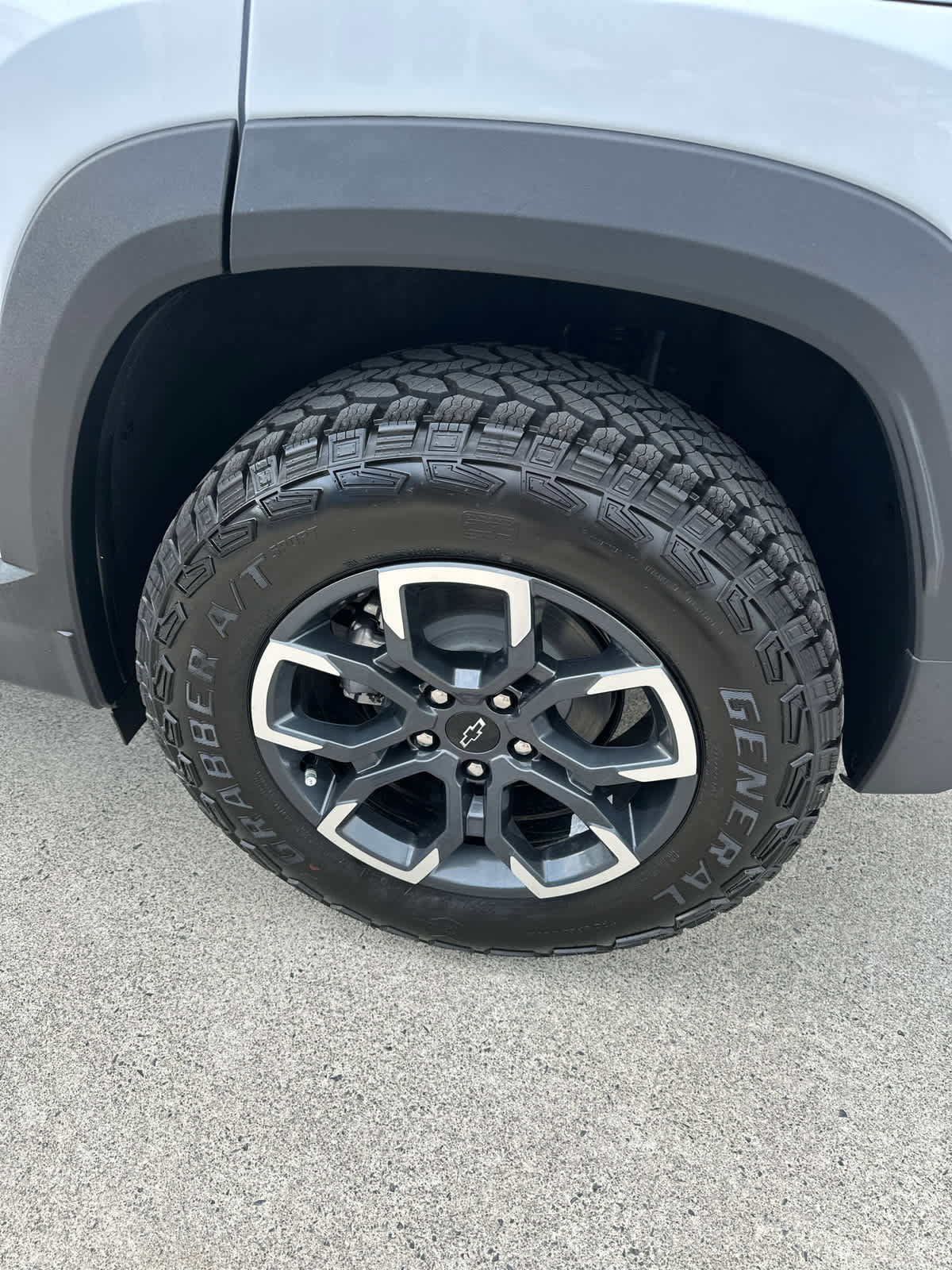 New 2026 Chevrolet Equinox ACTIV w/ Convenience Package III image 11