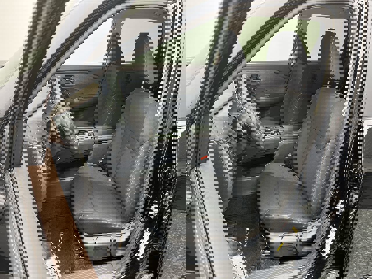 Used 2023 Nissan Rogue S image 8