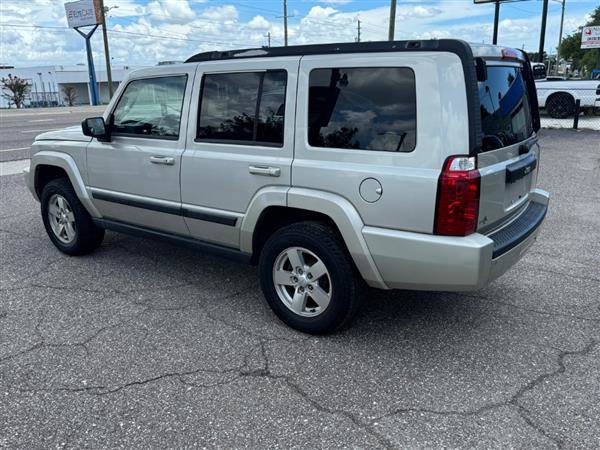 Used 2007 Jeep Commander Sport RWD image 2