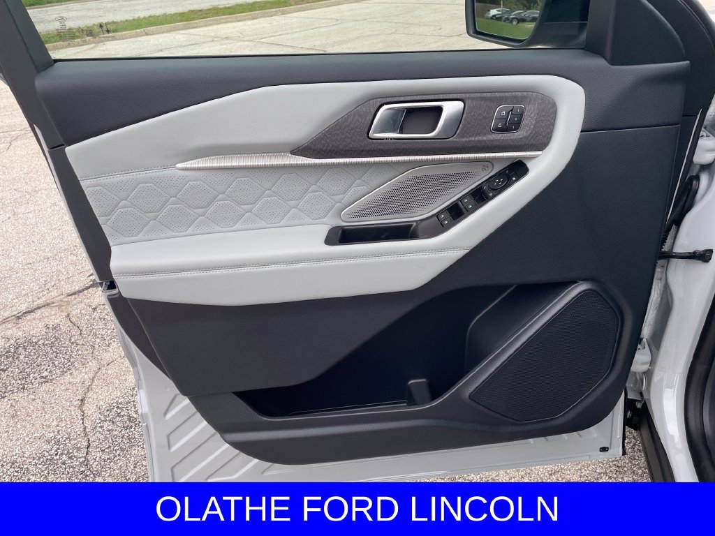 New 2027 Ford Explorer Platinum w/ LUX Leather Package AWD/4WD image 10