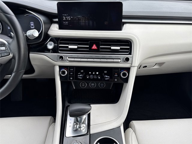 Used 2025 Genesis G70 2.5T image 13