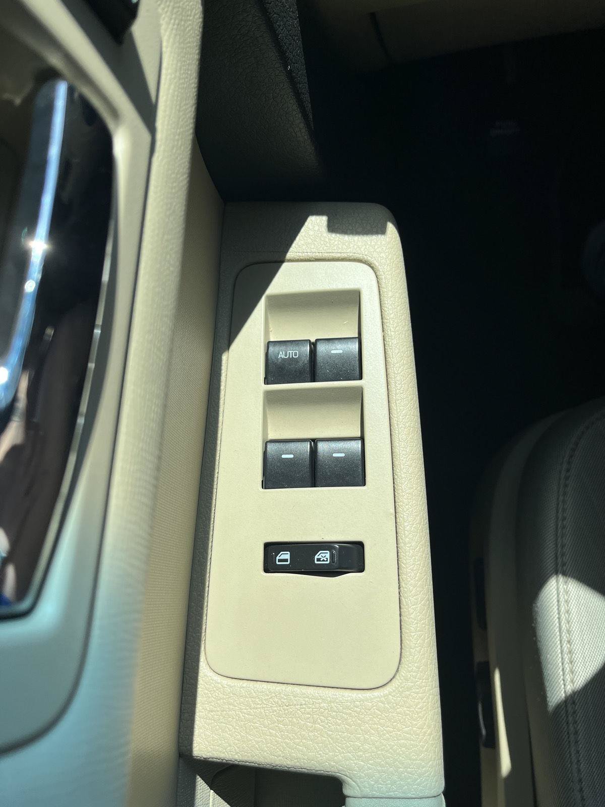 Used 2019 Ford Flex SE FWD image 11