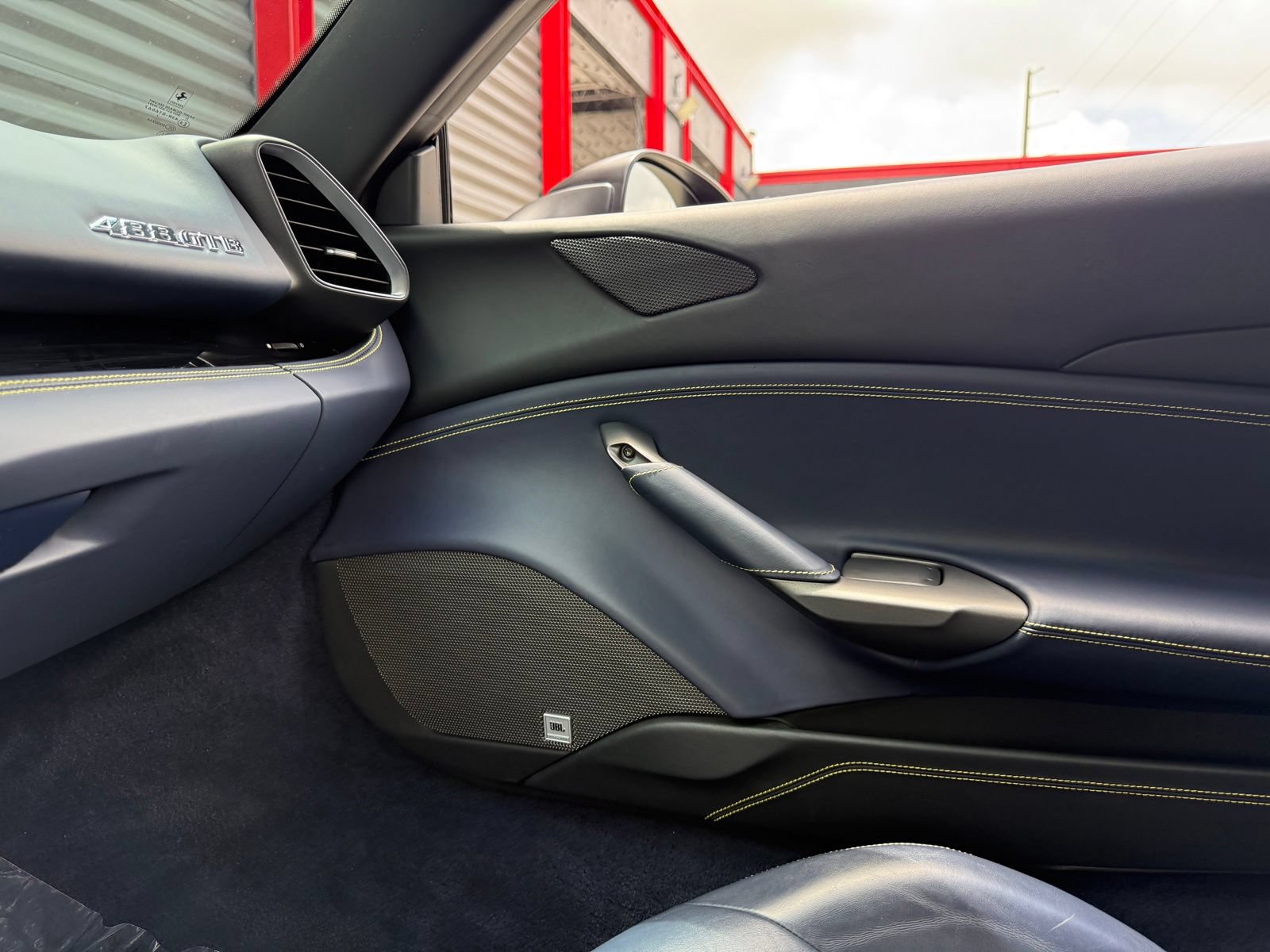 Used 2017 Ferrari 488 GTB RWD image 29