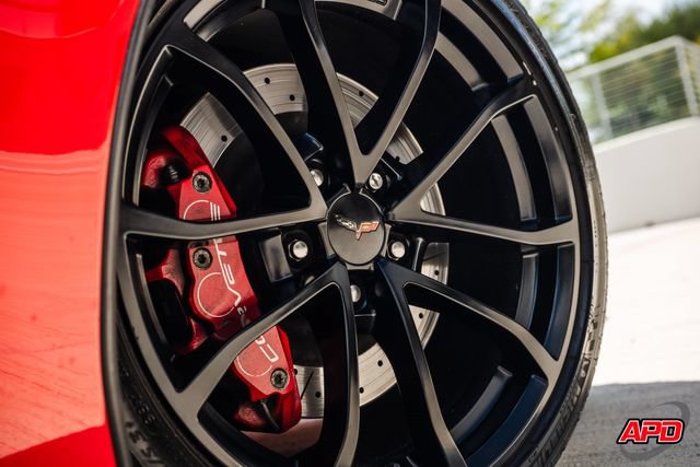 Used 2013 Chevrolet Corvette Z06 w/ 3LZ Preferred Equipment Group RWD image 3