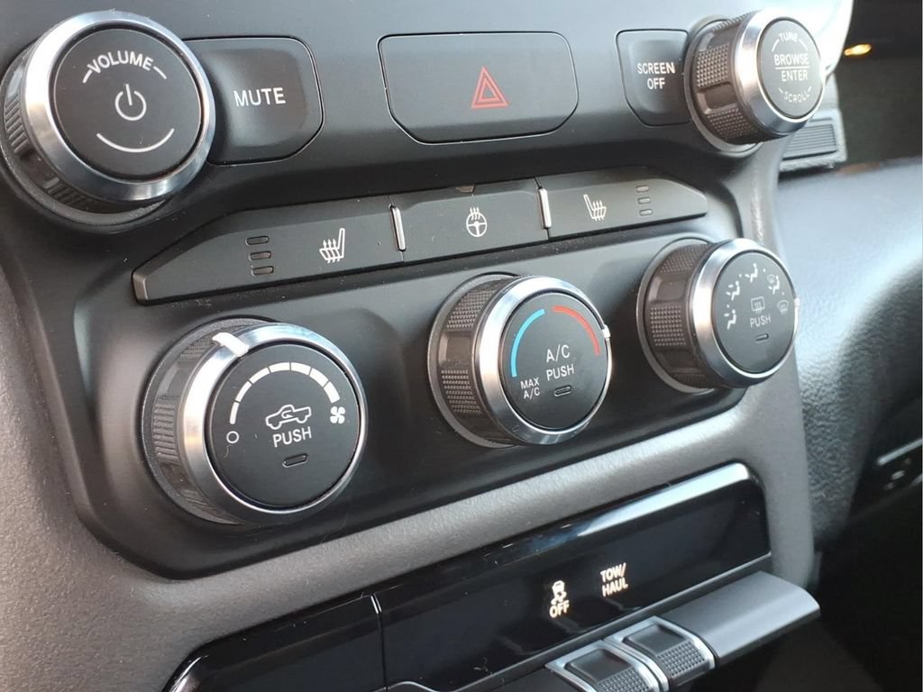Used 2023 RAM 1500 Big Horn AWD/4WD image 12