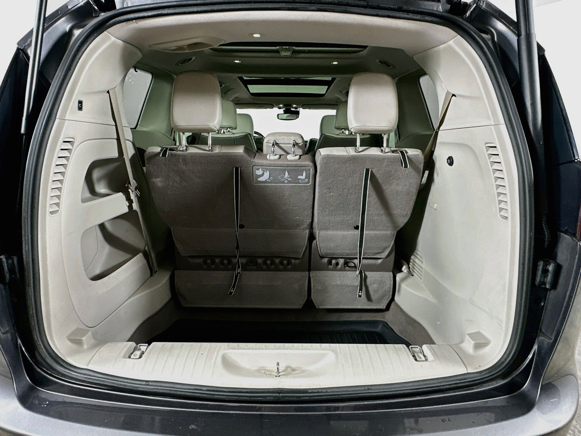 Used 2019 Chrysler Pacifica Touring-L Plus w/ Advanced Safetytec Group FWD image 31