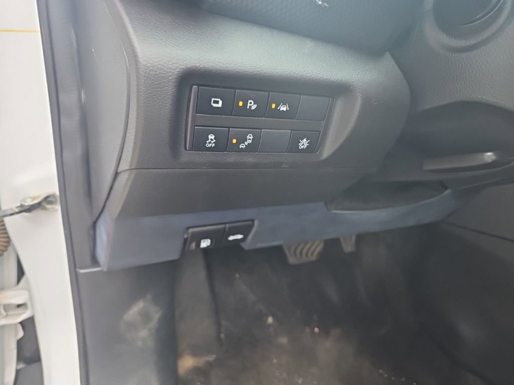 Used 2022 Nissan Kicks S image 15