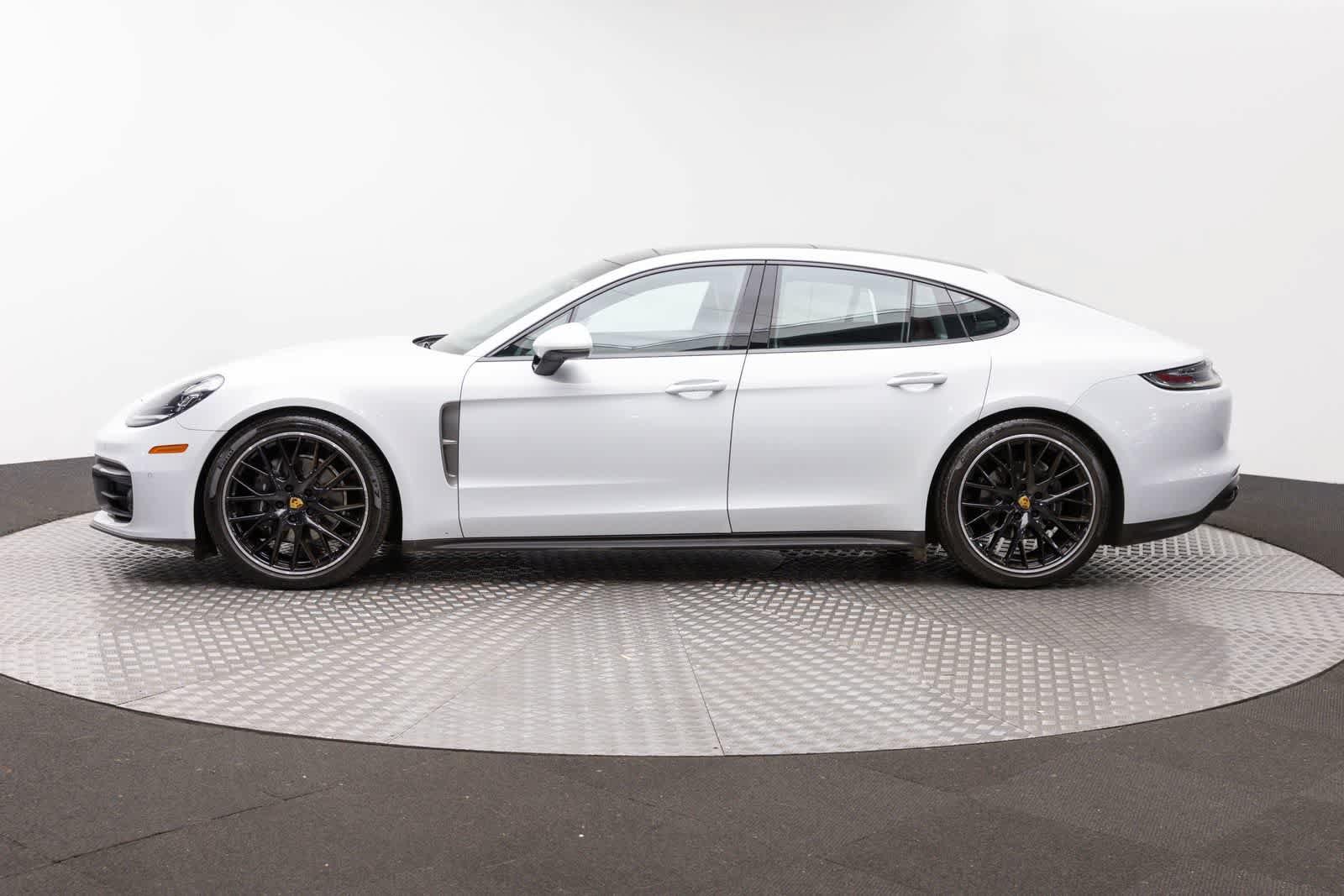 Used 2023 Porsche Panamera 4 Platinum Edition w/ Assistance Package AWD/4WD image 3