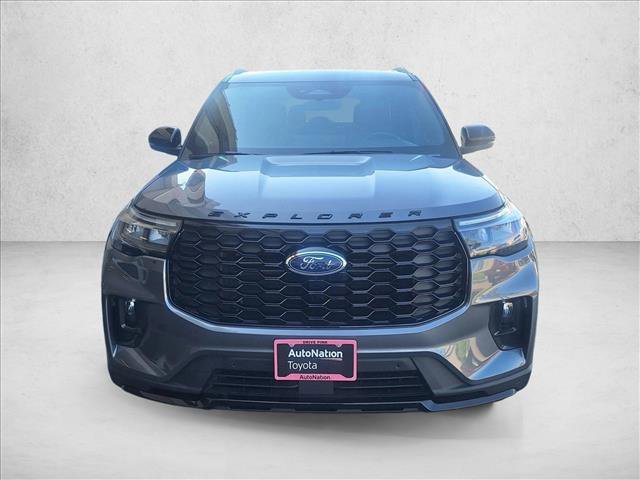 Used 2025 Ford Explorer ST-Line w/ ST-Line Street Pack video 2