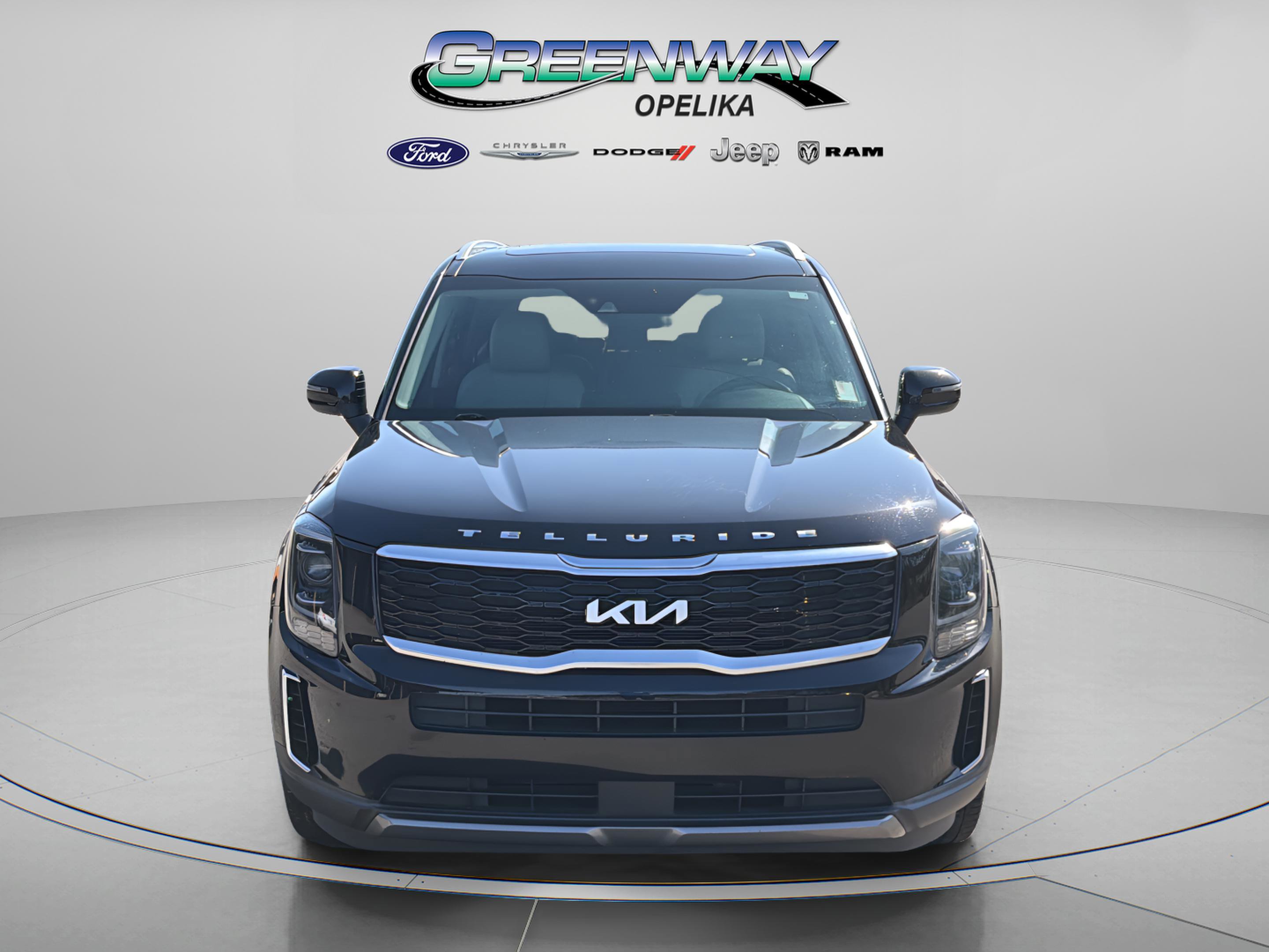 Used 2022 Kia Telluride S image 2