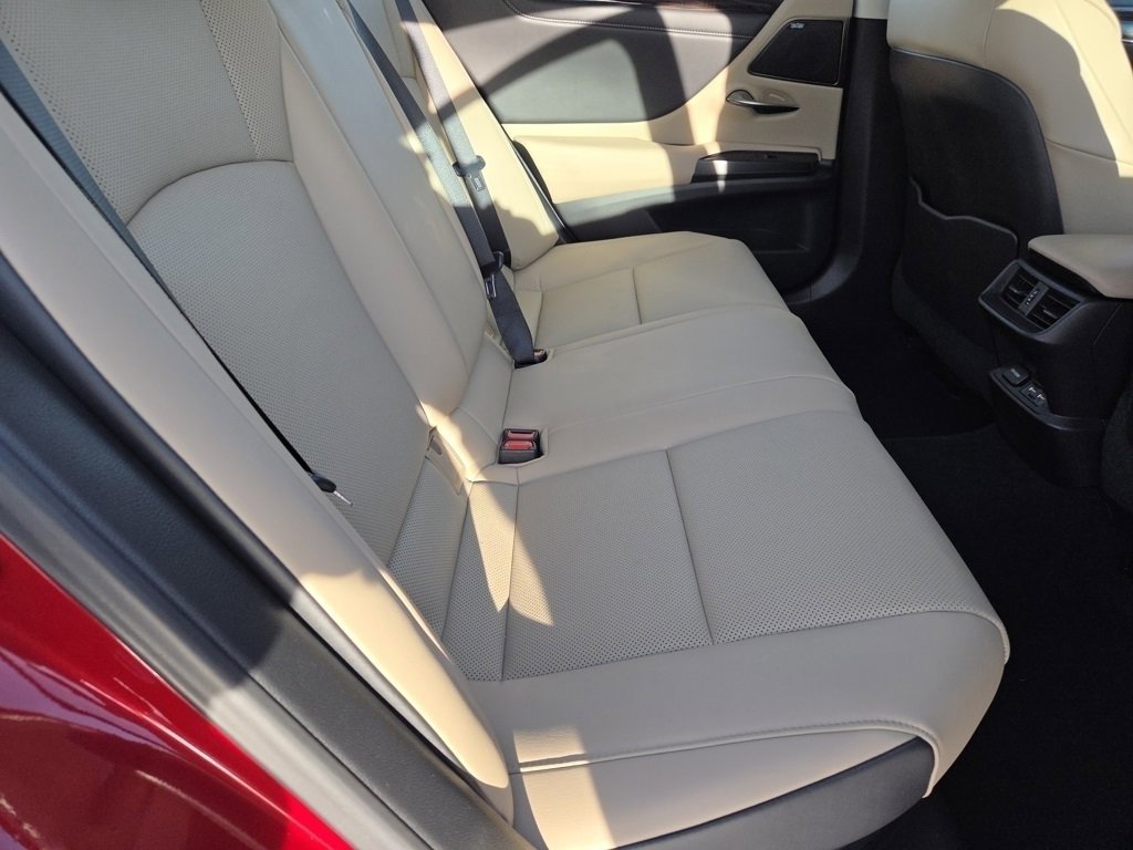 Used 2021 Lexus ES 300h w/ Premium Package image 30