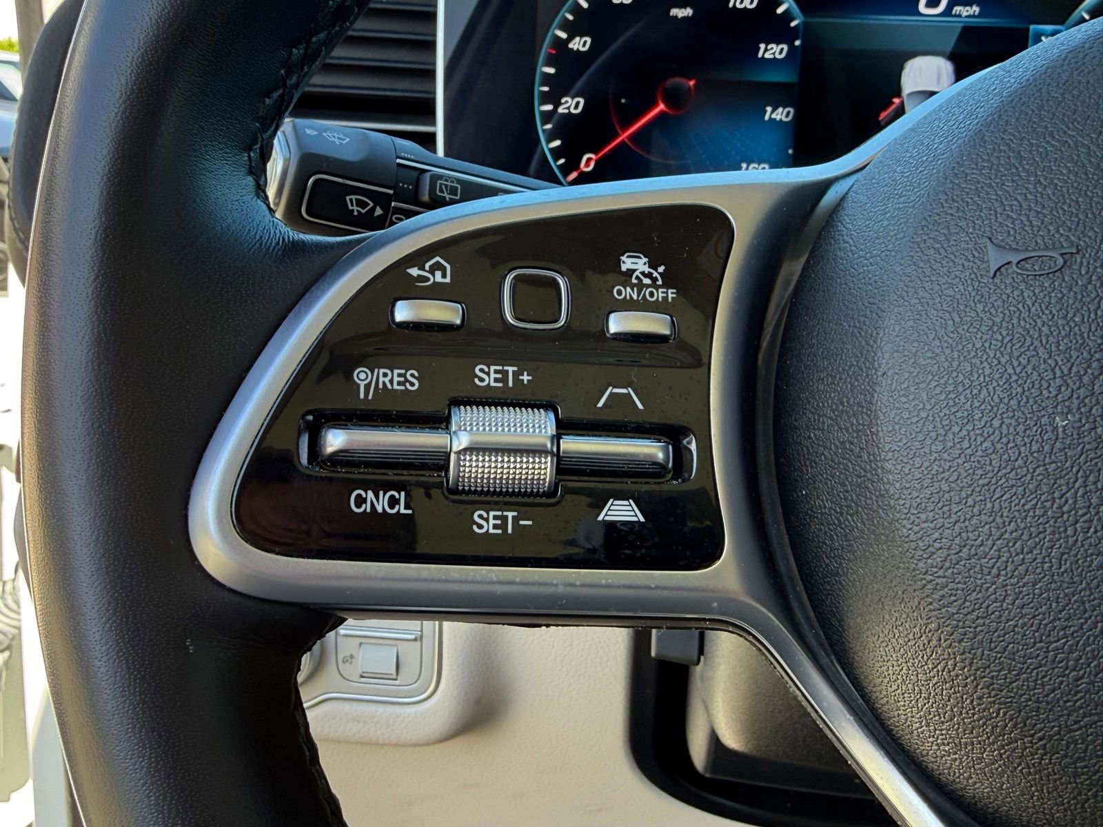 Used 2022 Mercedes-Benz GLS 450 4MATIC image 31