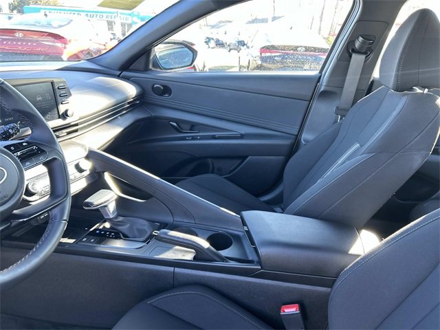 Used 2025 Hyundai Elantra Sport image 22