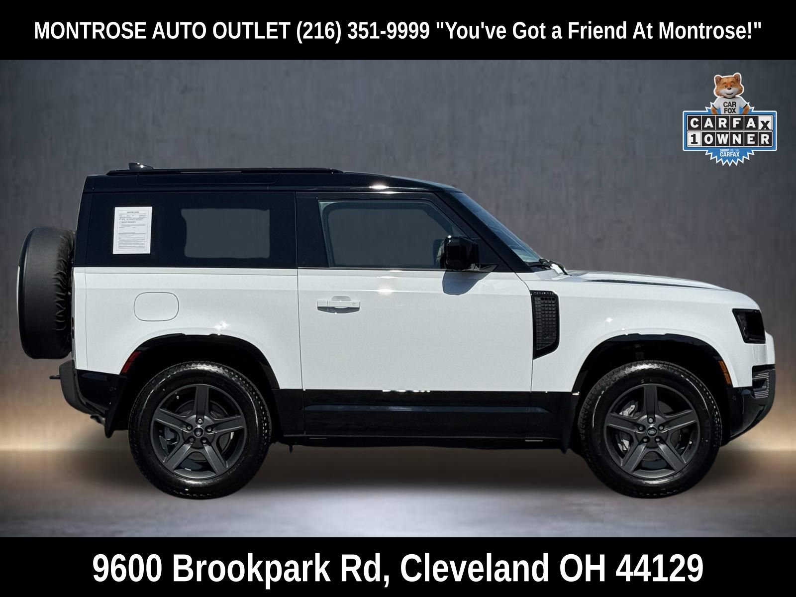 Used 2025 Land Rover Defender 90 X-Dynamic SE image 3