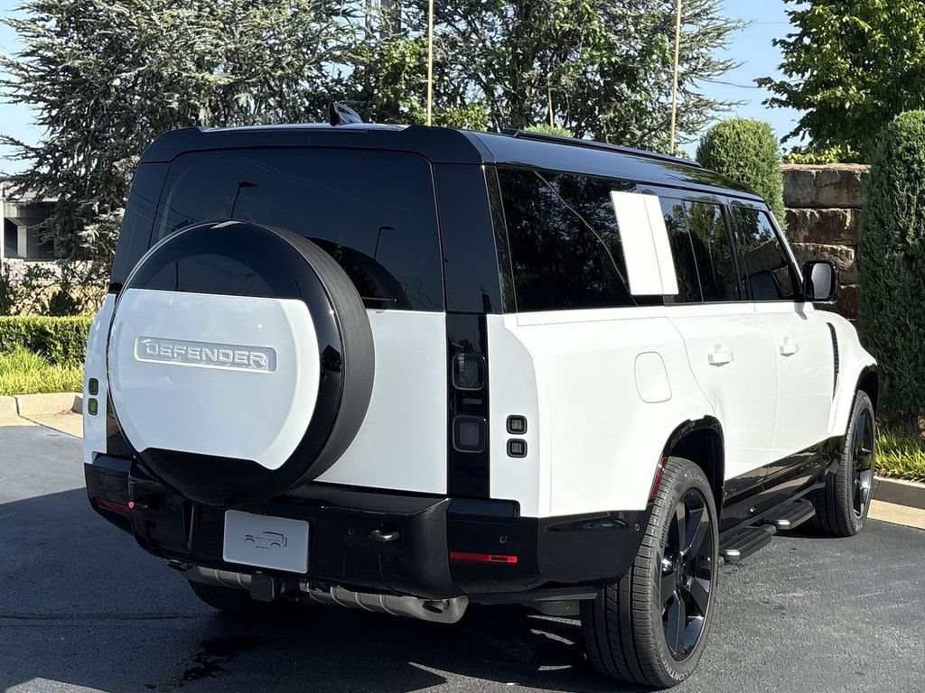 New 2026 Land Rover Defender 130 X-Dynamic SE AWD/4WD image 5
