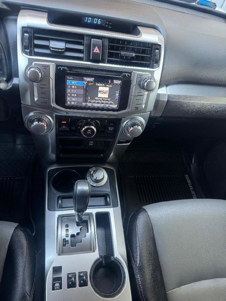 Used 2018 Toyota 4Runner SR5 Premium AWD/4WD image 40