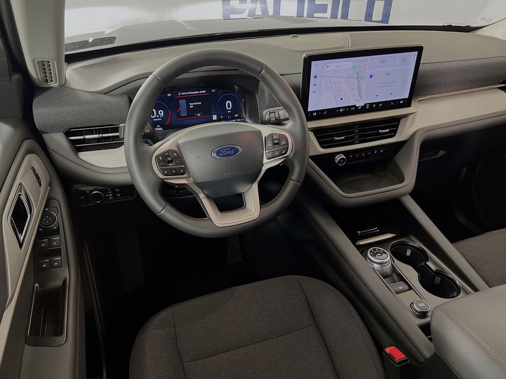 Used 2025 Ford Explorer Active image 27