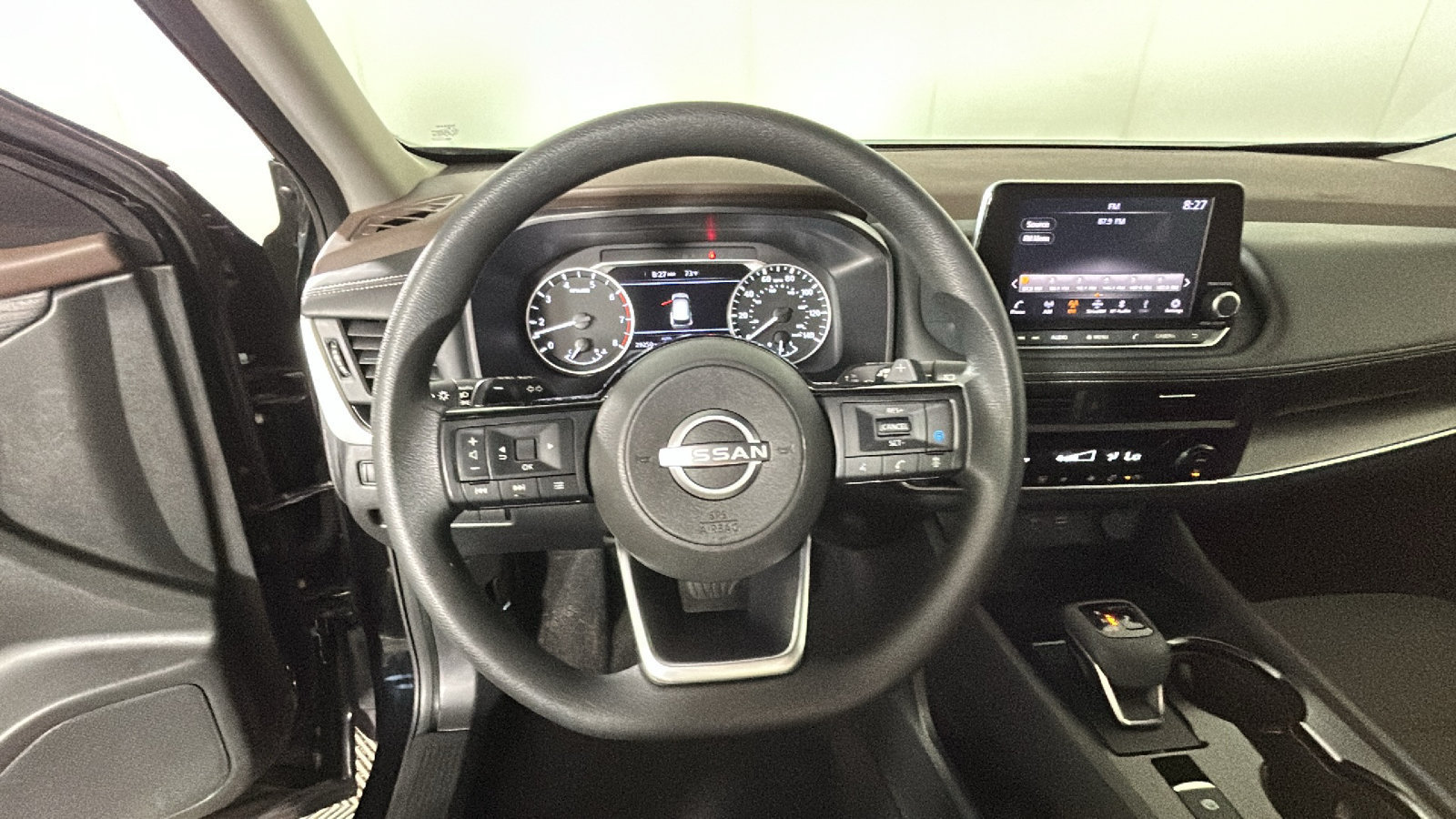 Used 2023 Nissan Rogue SV AWD/4WD image 17