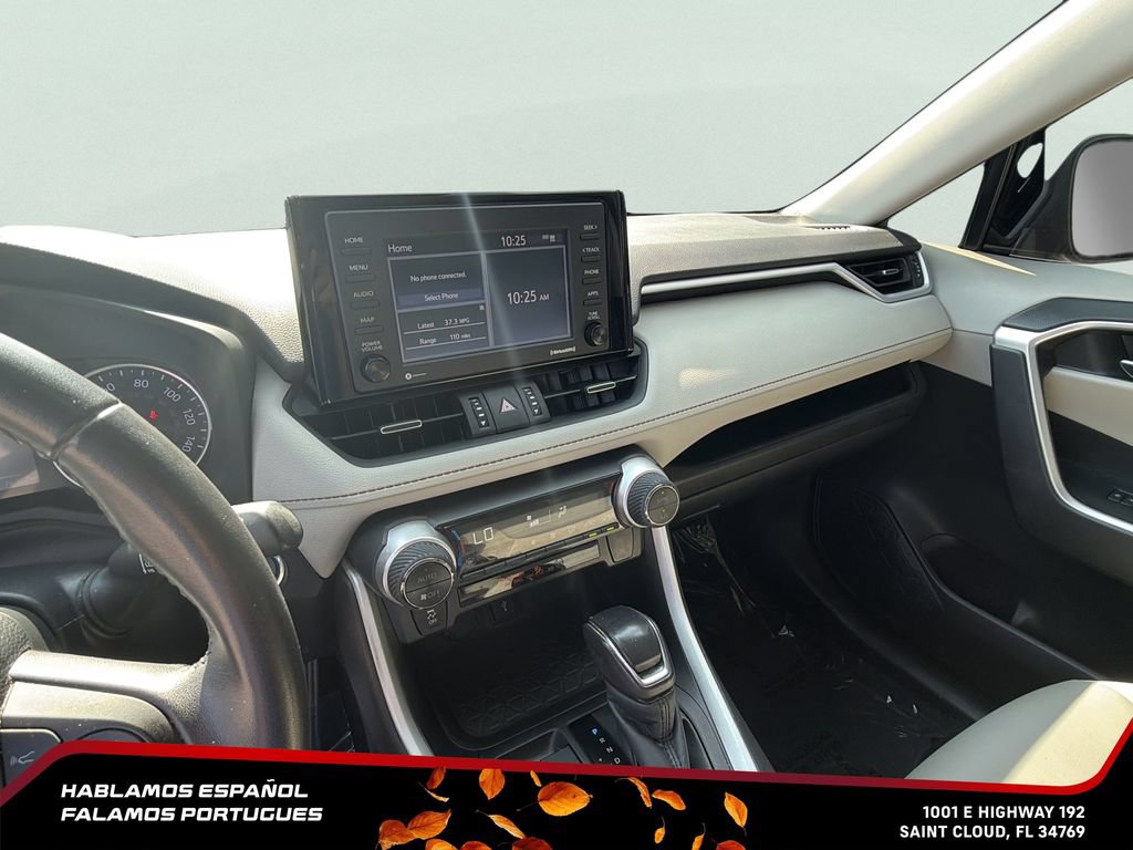 Used 2022 Toyota RAV4 XLE Premium AWD/4WD image 17