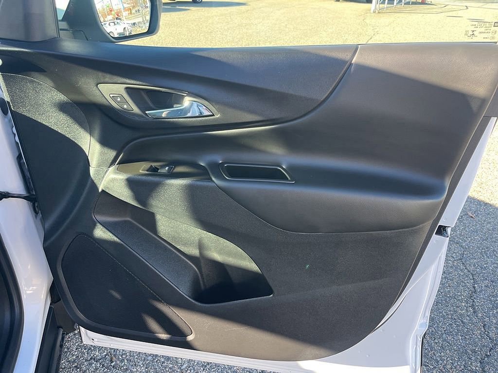 Used 2023 Chevrolet Equinox LT image 45