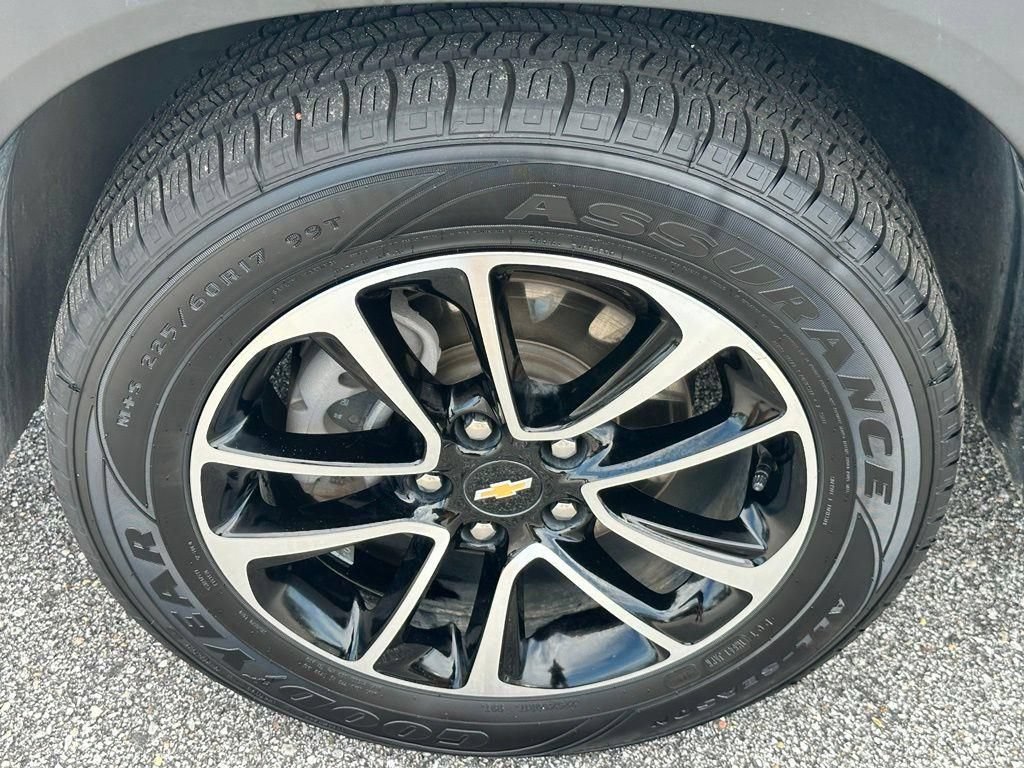 Used 2025 Chevrolet TrailBlazer LT AWD/4WD image 21