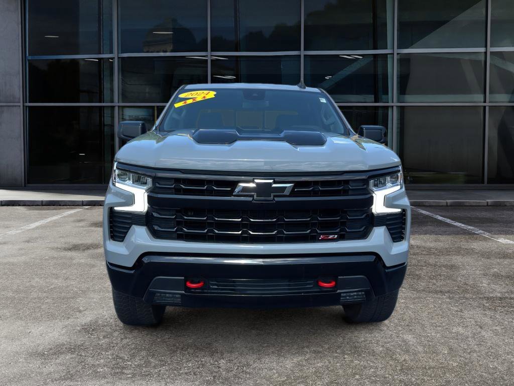 Used 2024 Chevrolet Silverado 1500 LT Trail Boss w/ Convenience Package II AWD/4WD image 2