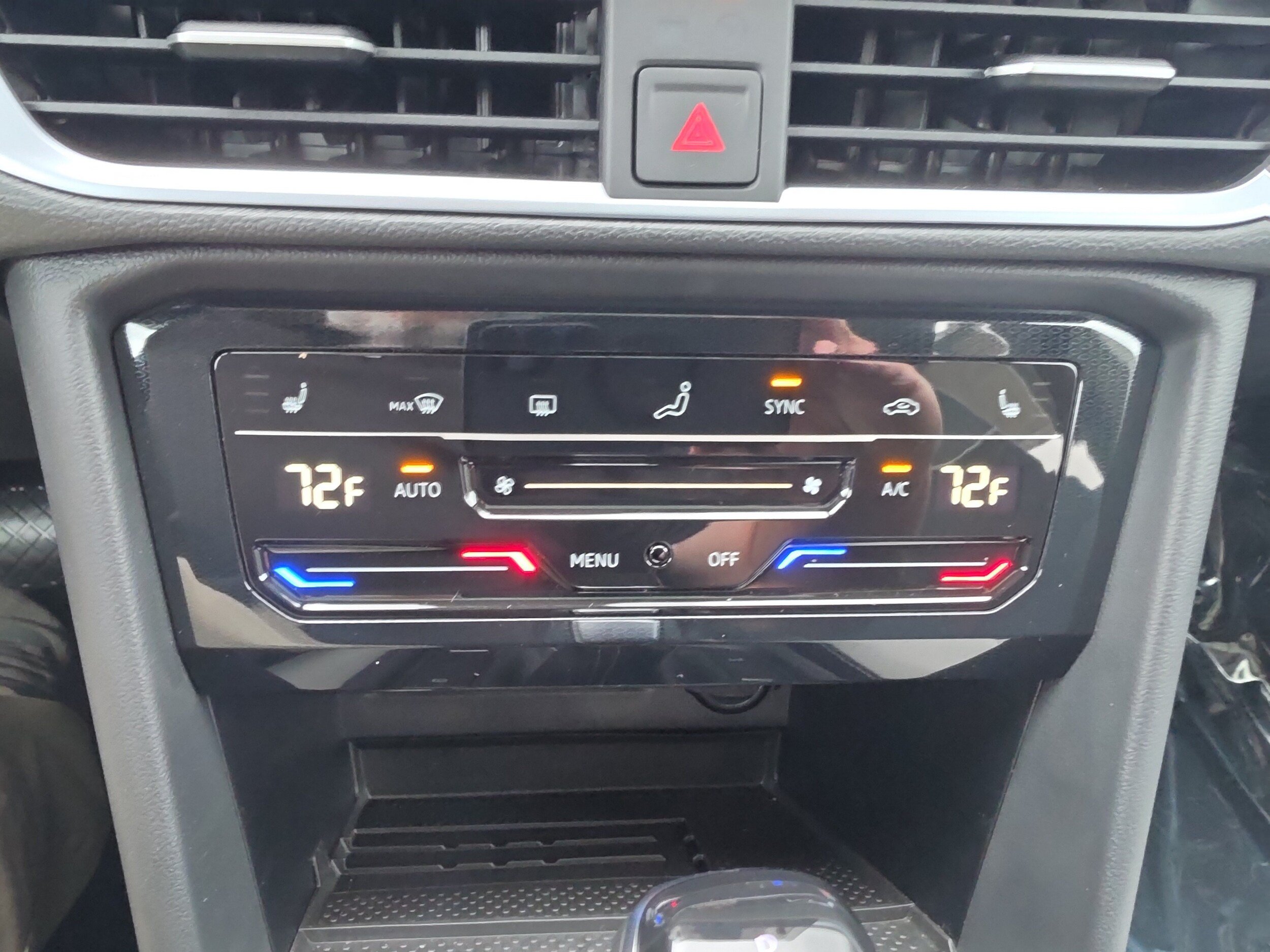 New 2026 Volkswagen Taos SE AWD/4WD image 18